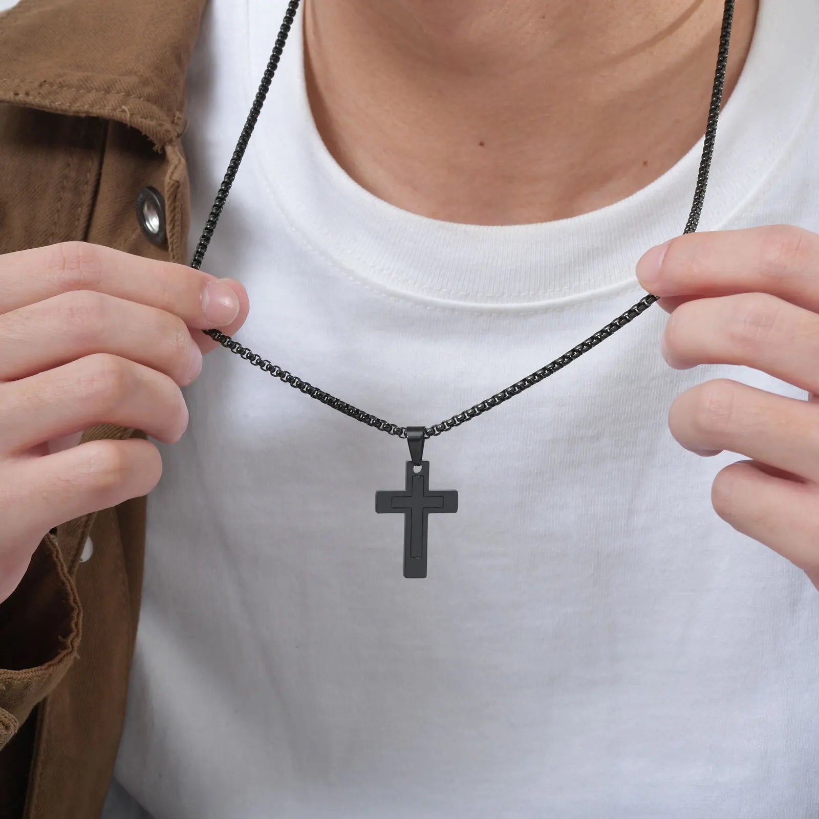 Simple Cross Pendant (Men)